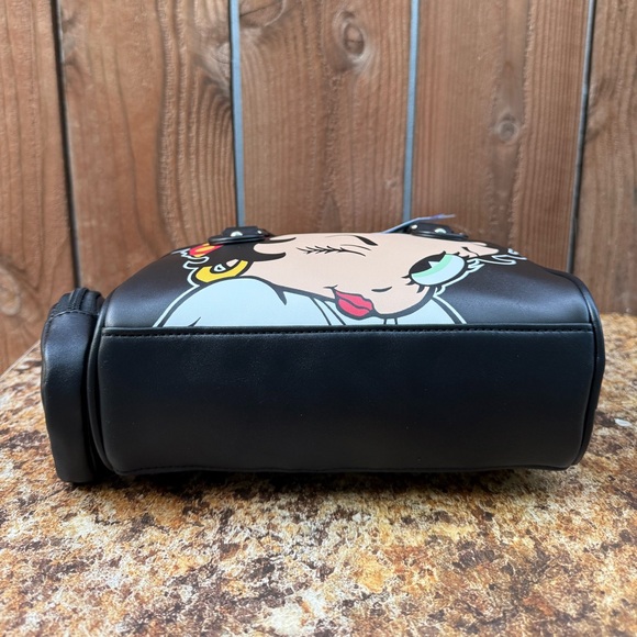 Betty Boop LOVE Crossbody Handbag - Picture 13 of 13